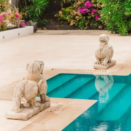 Casa Sua Guest house *