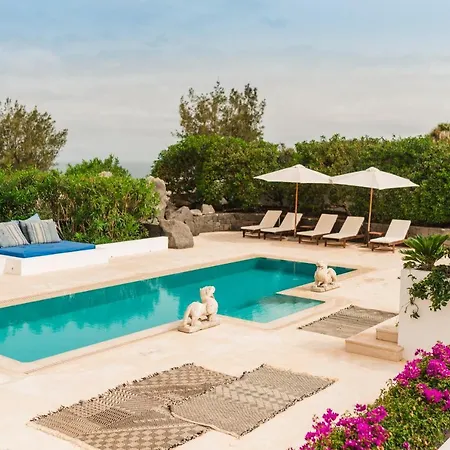 Casa Sua Guest house *
